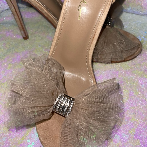 Heels - Picture 5 of 6